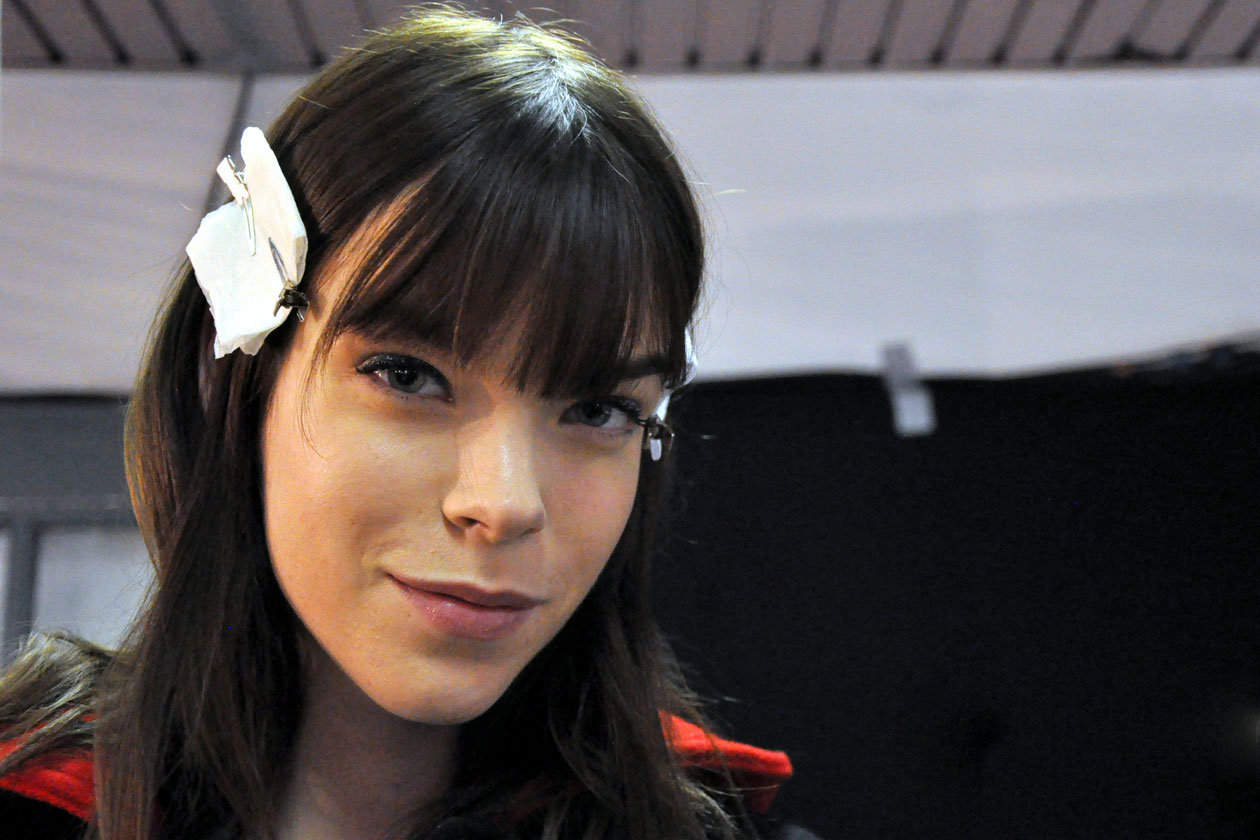 Essenziale nel make up curato da Tom Pecheux per MAC nel backstage di N.21