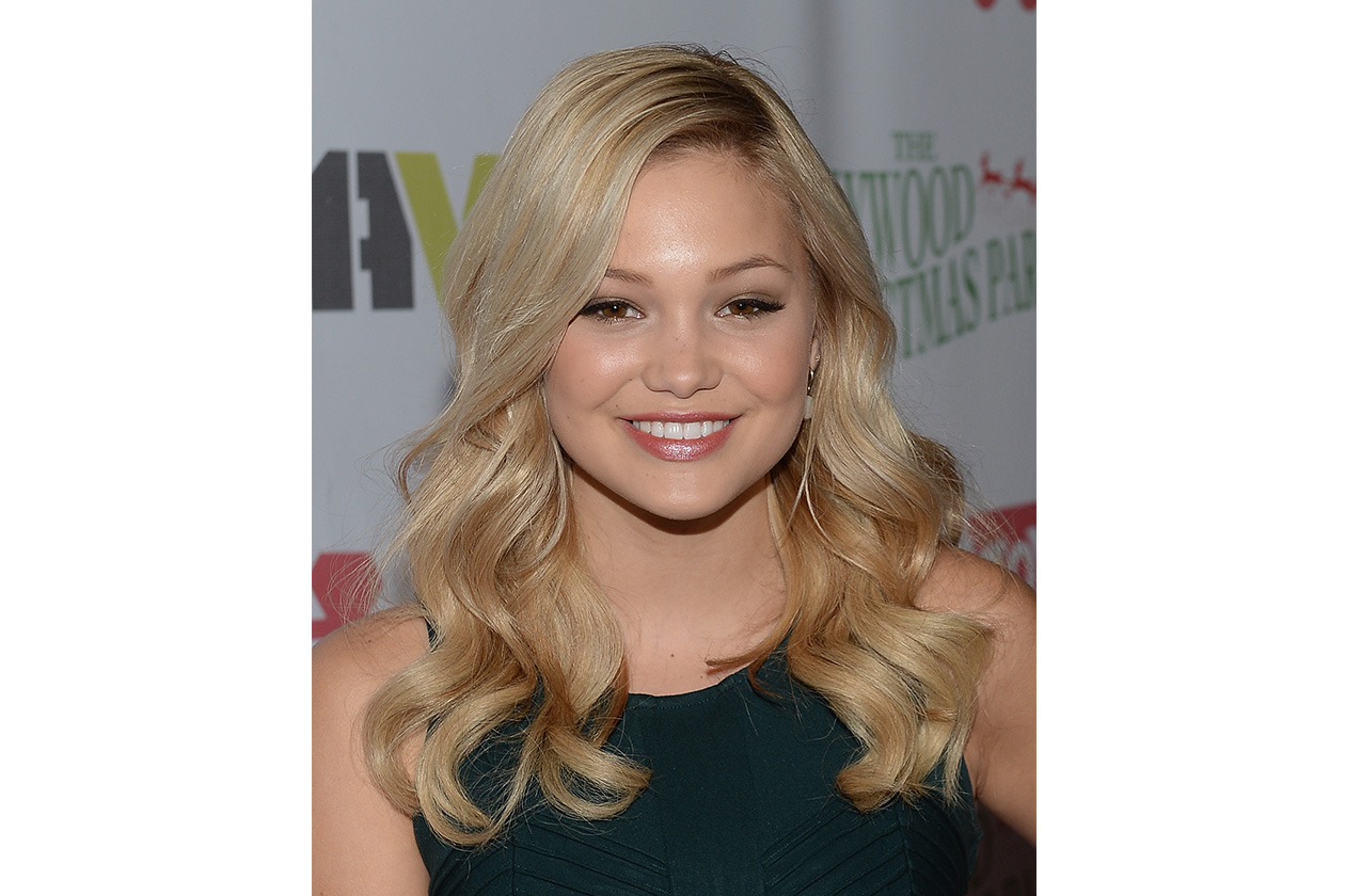 Gli hairstyle di Olivia Holt: capelli con onde morbide