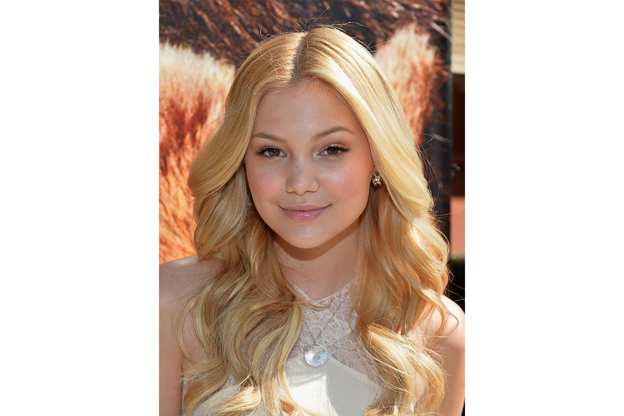 Gli hairstyle di Olivia Holt: capelli con onde morbide