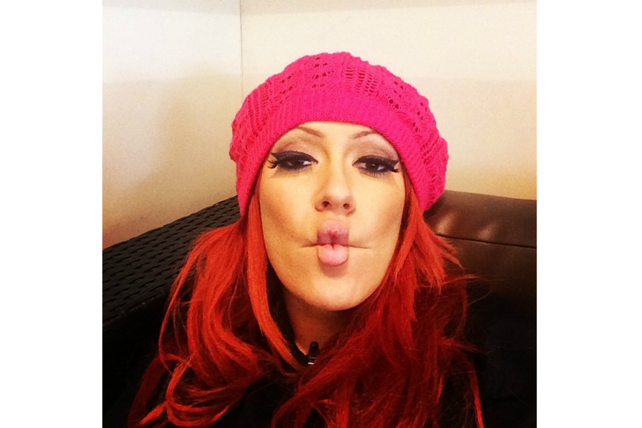 Kaya Jones capelli: red hair and funny faces