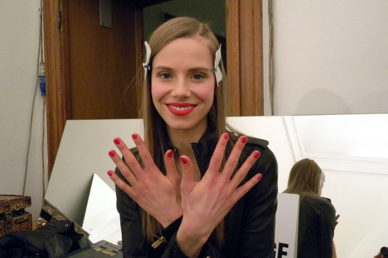 Lo smalto è Forever Yummy di Essie (Aigner)