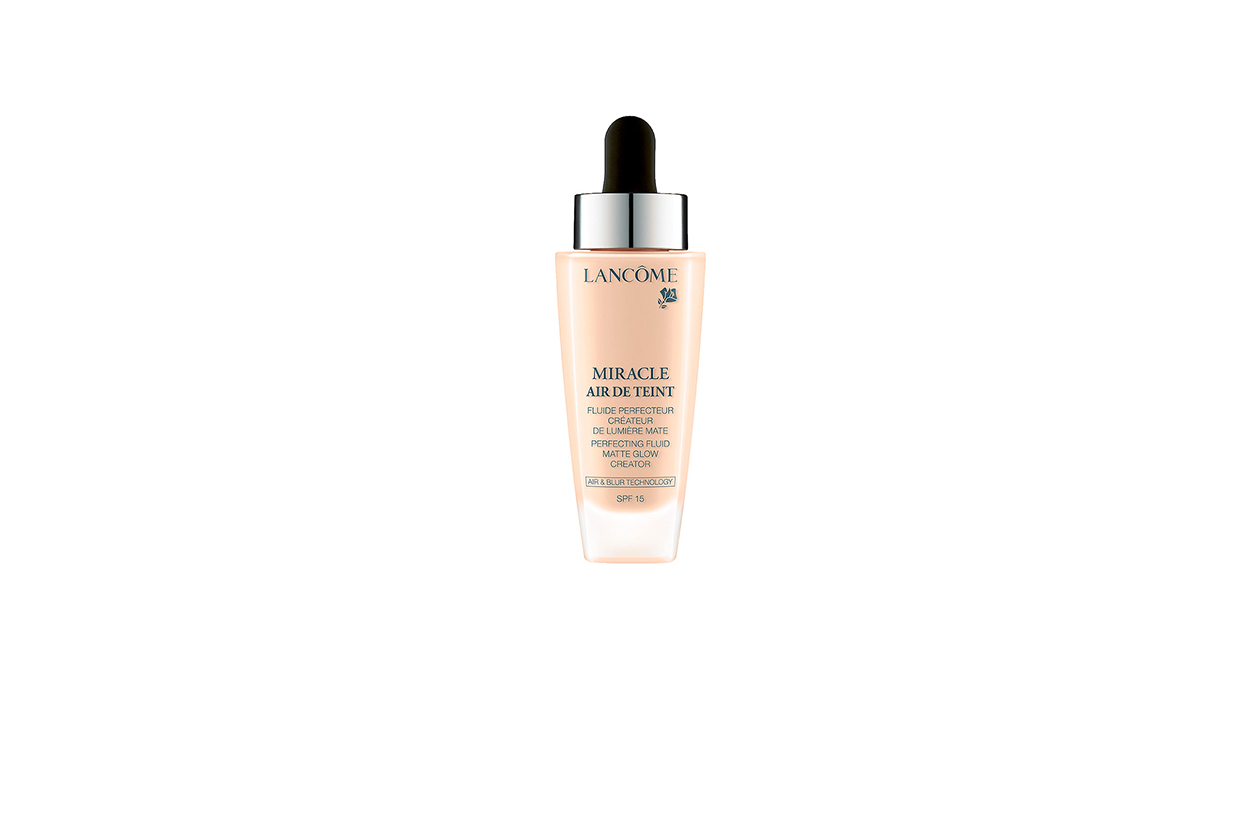 Miracle Air de Teint Fluido sublimatore SPF 15 di Lancôme è un creatore di luce effetto mat