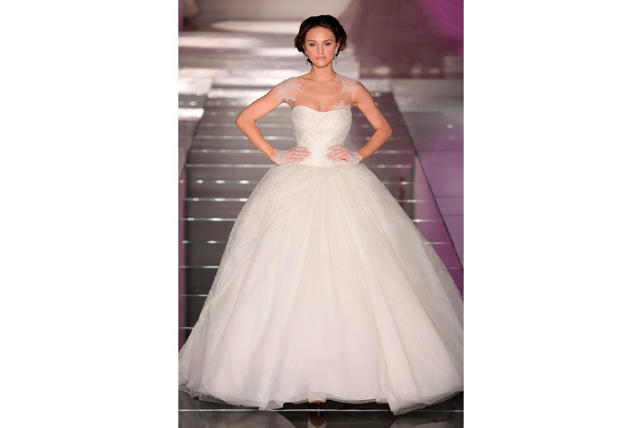 nb 172880131 ARAB15615IV SCARLET