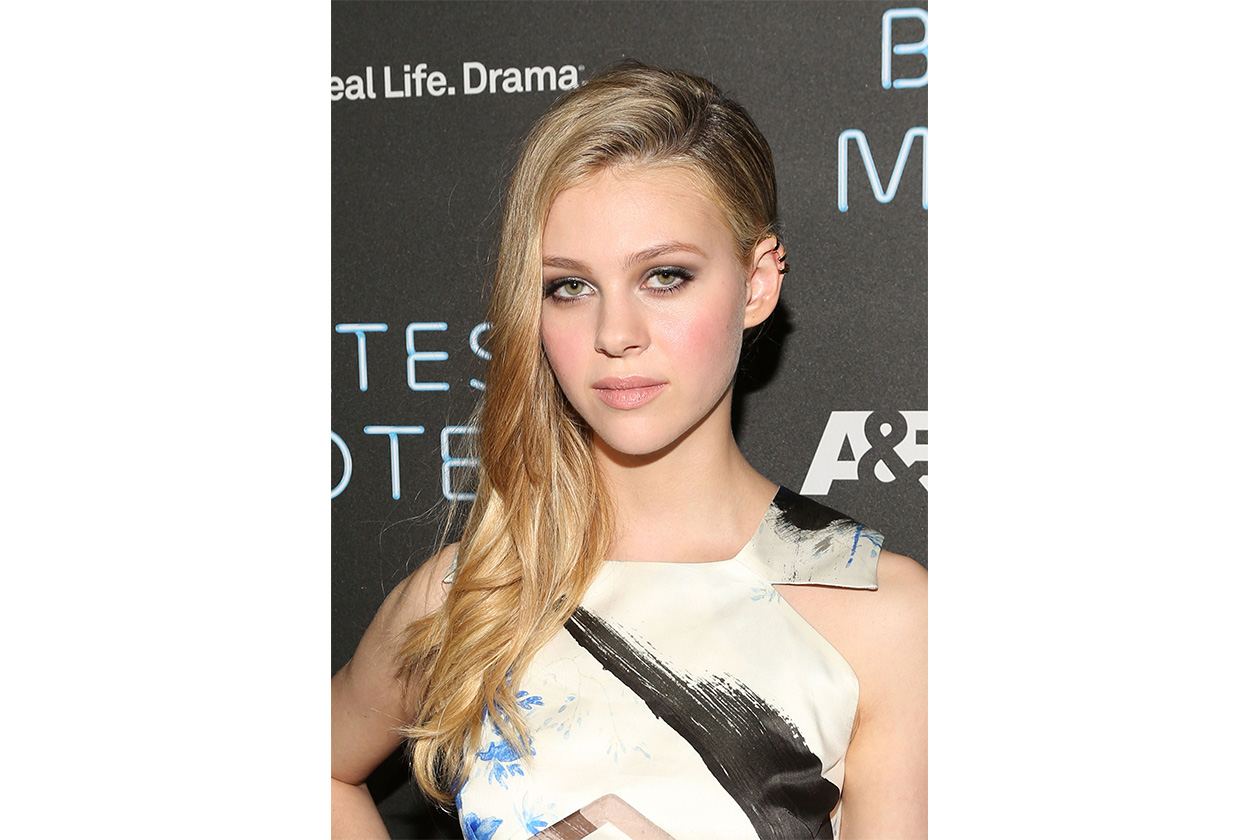 BEAUTY Nicola Peltz beauty 163586420