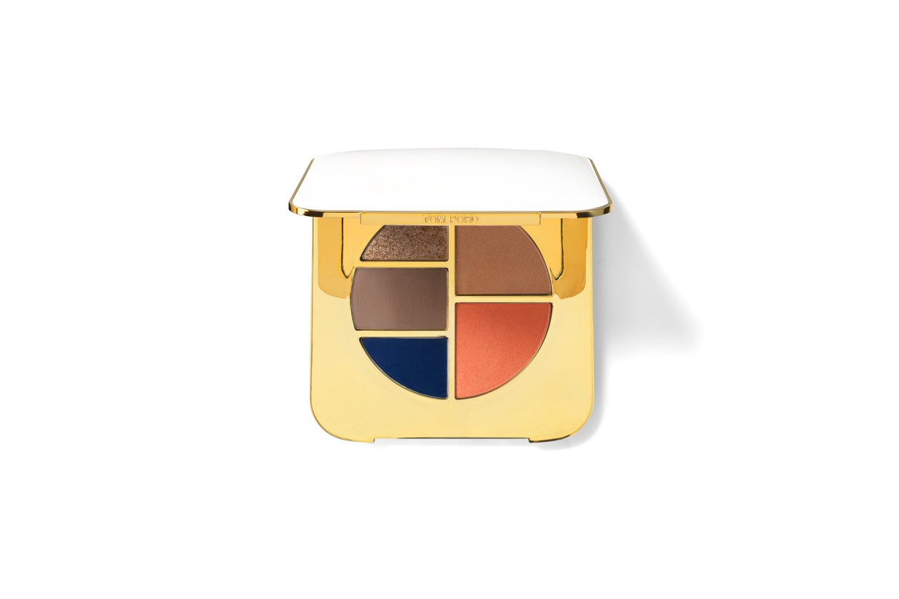 Tom Ford Beauty aggiunge un tocco di profondo blu con la Eye and Cheek Compact Unabashed White