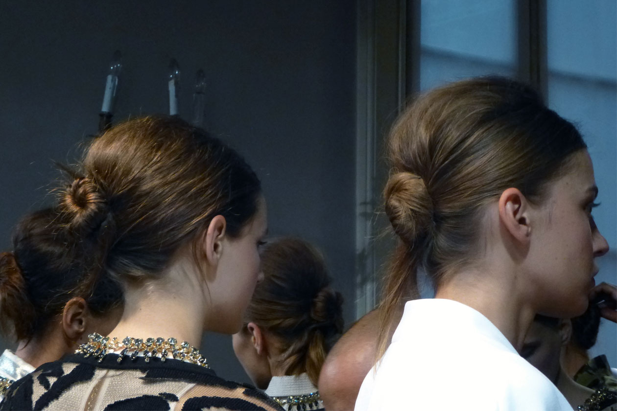 Chignon très chic per Les Copains