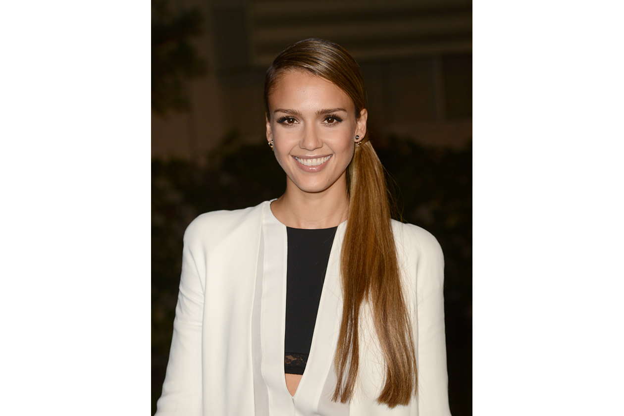 Jessica Alba: raccolto laterale