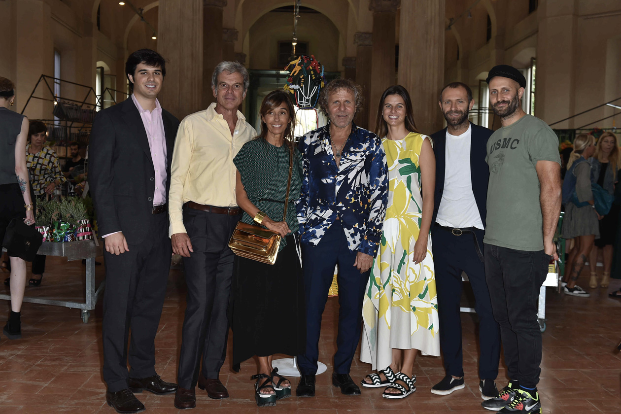 MARNI FLOWER MARKET Giovanni, Gianni and Consuelo Castiglioni, Renzo Rosso, Carolina Castiglioni, Stefano and Andrea Rosso (3)