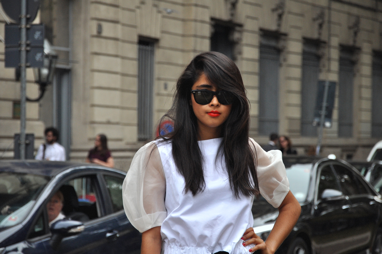 ORANGE BRIGHT LIPSTICK