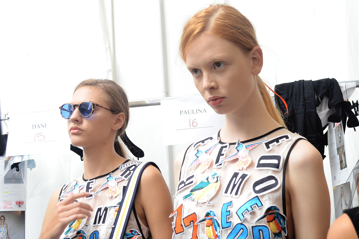 Young girls nel backstage di MSGM