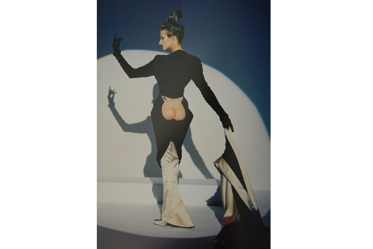 couvaudrey24VogueItAvril03StevenMeisel