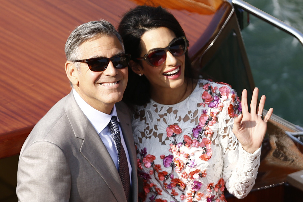 Amal Alamuddin si è sposata in Oscar de La Renta