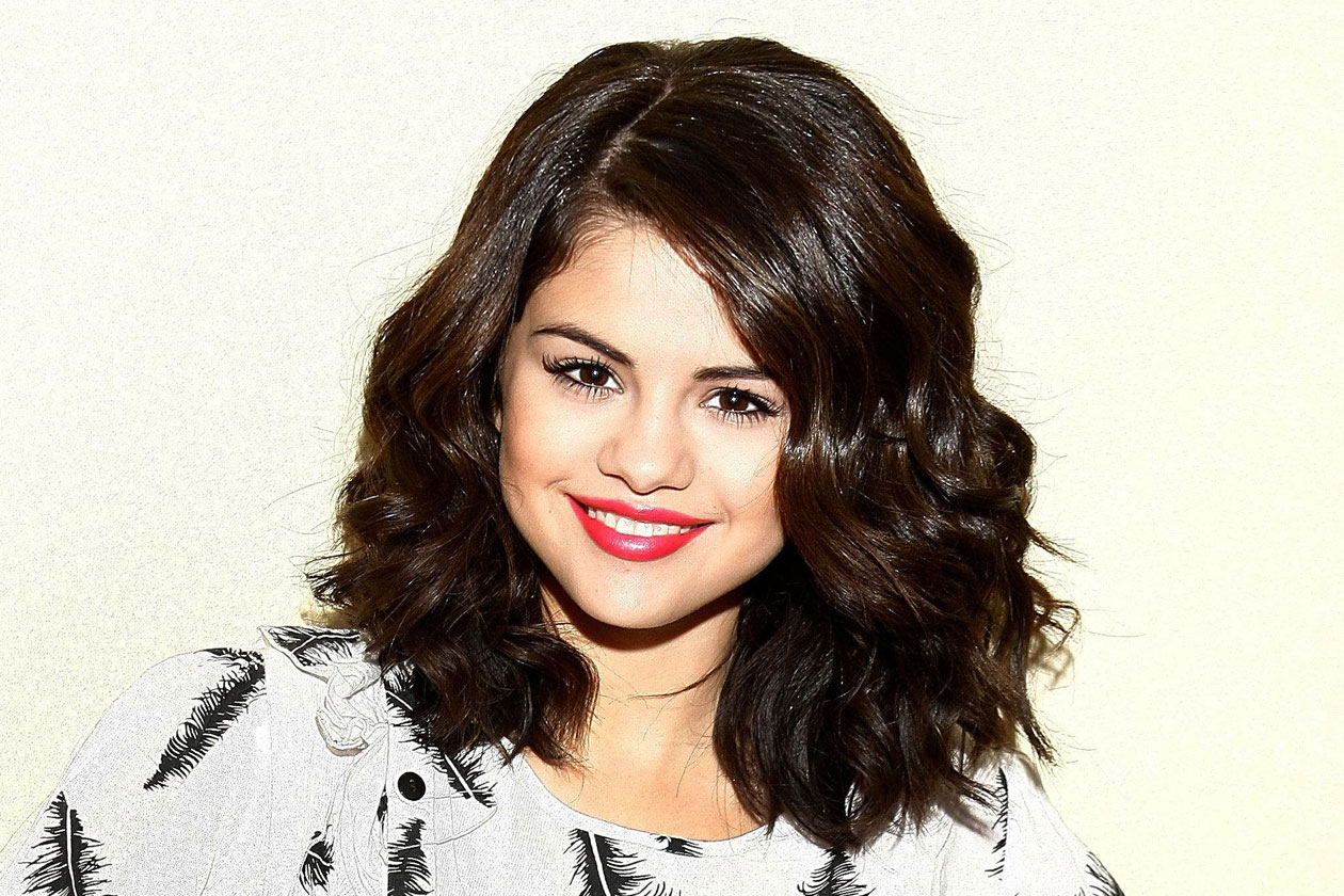 selena gomez, beauty look, capelli, frangia