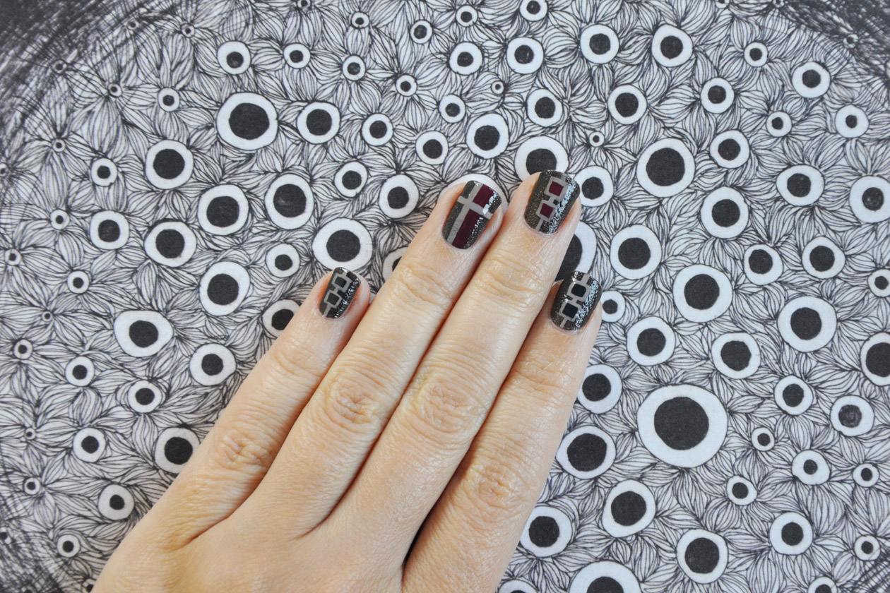 08 FluffyTartan NailArt