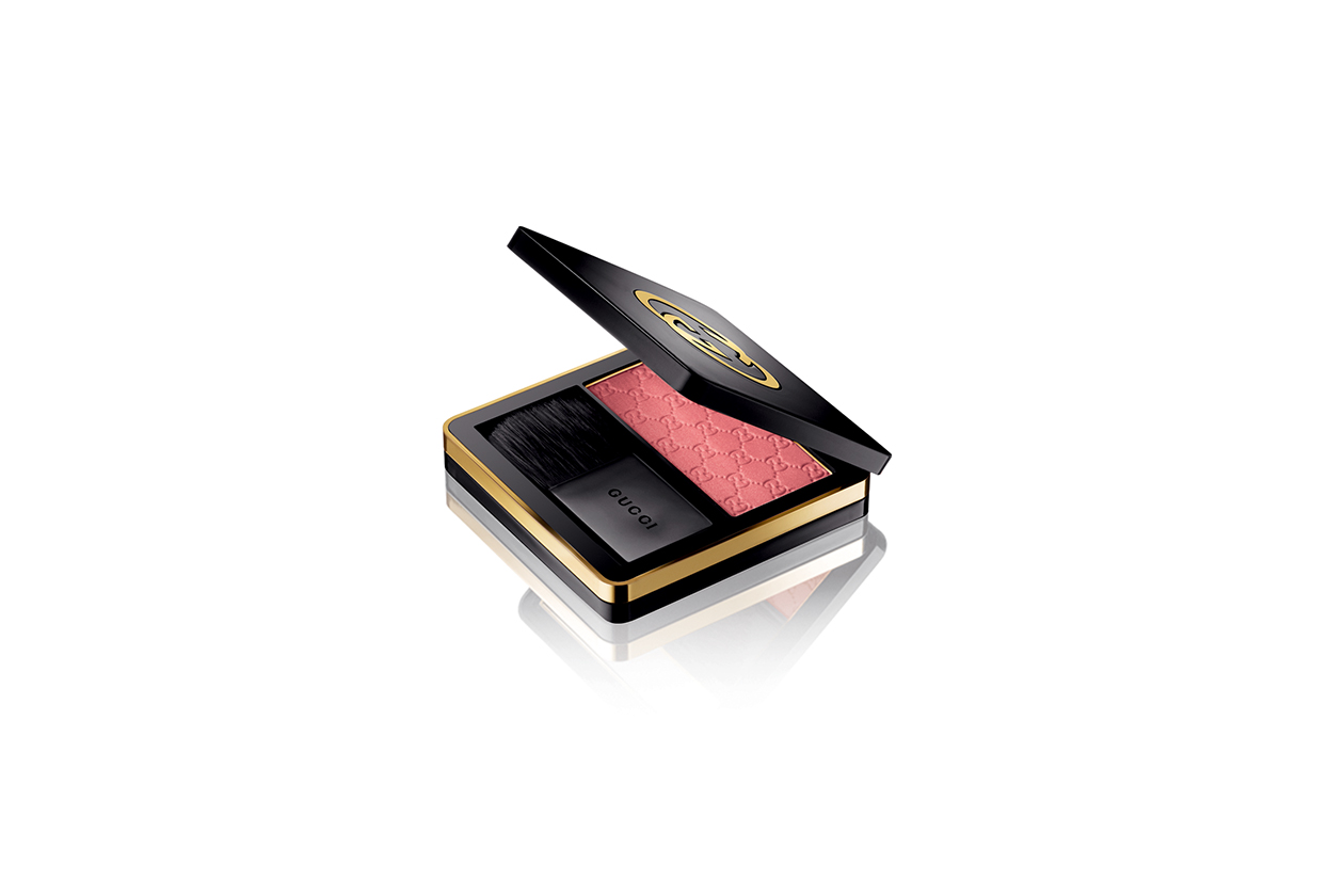 Charlotte Casiraghi beauty look: Gucci Sheer Blushing Powder Coral Flower