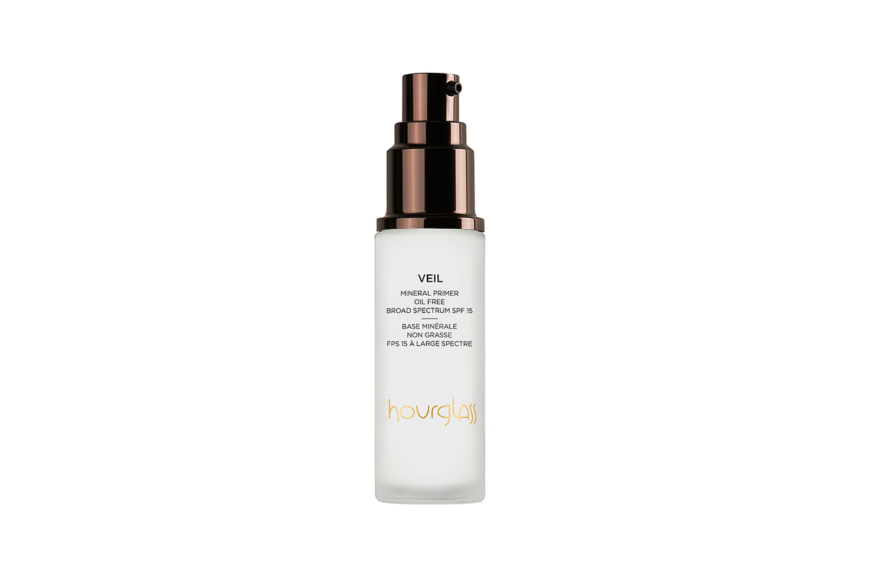 Charlotte Casiraghi beauty look: Hourglass Veil Mineral Primer