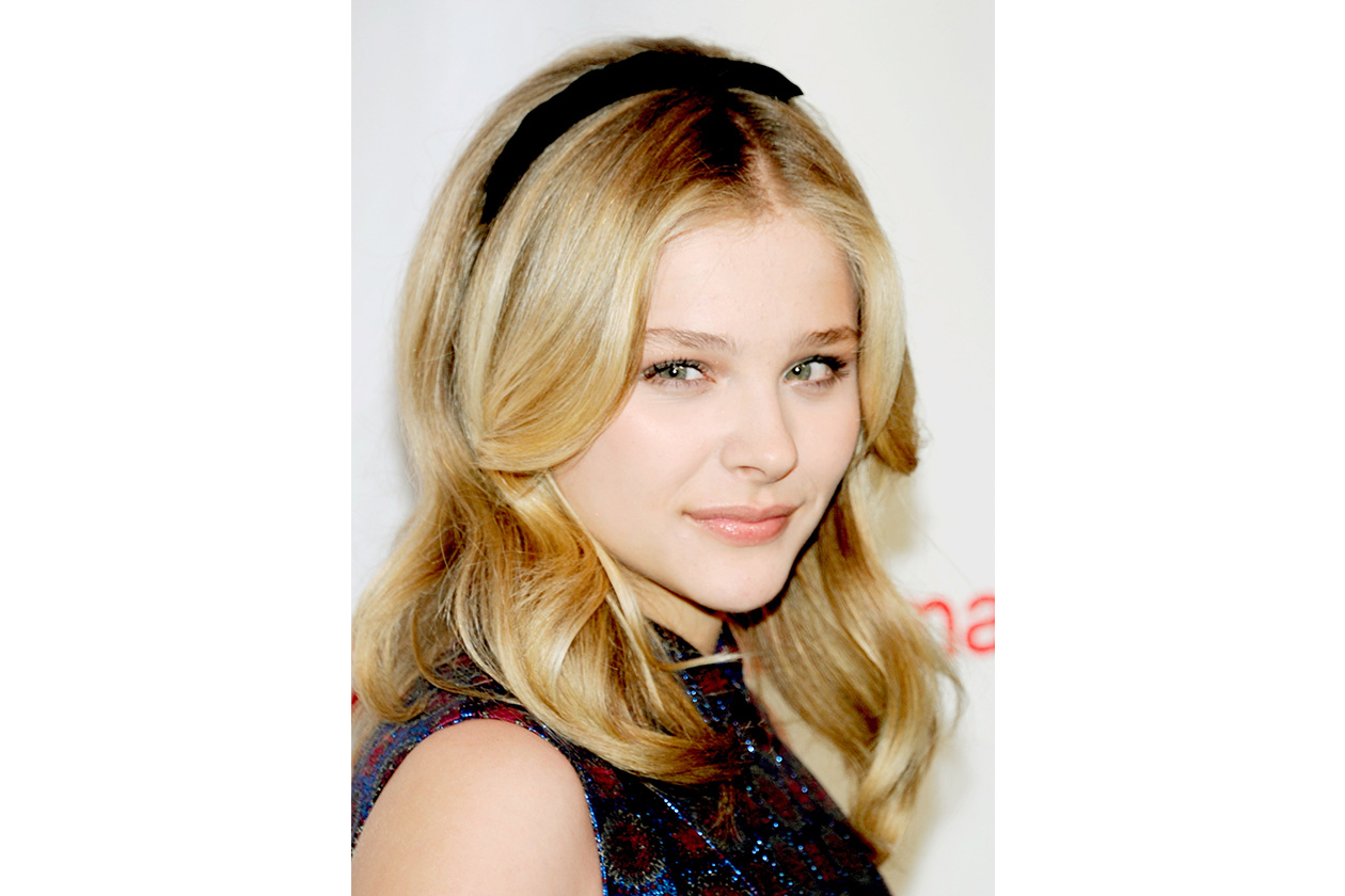 Chloë Grace Moretz: cerchietto tra i capelli