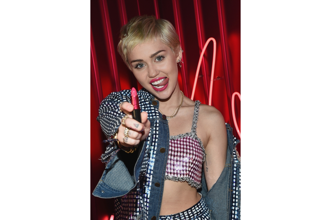 Miley Cyrus e la sua versione bubble gum lips