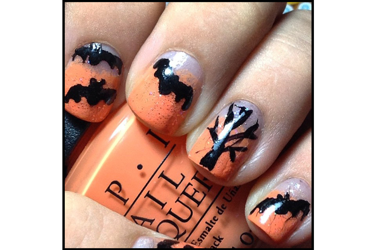 Spooky nails: flying bats