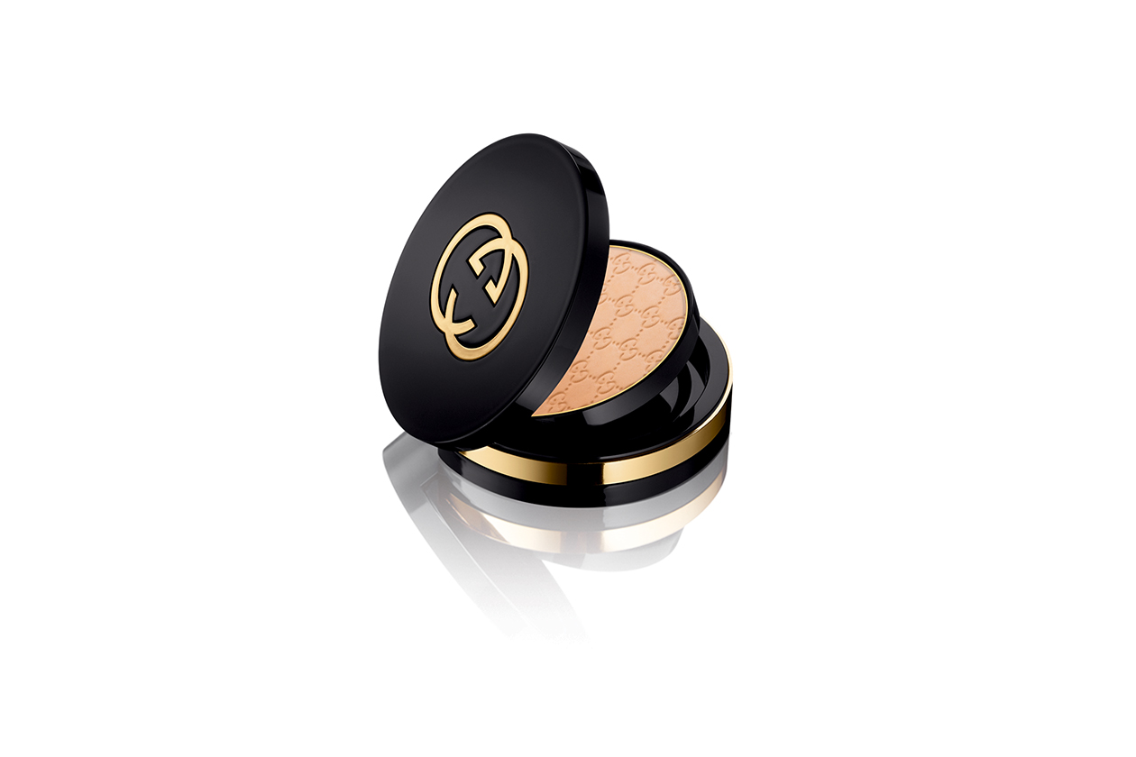 Jessica Chastain beauty look: Gucci Luxe Finishing Powder
