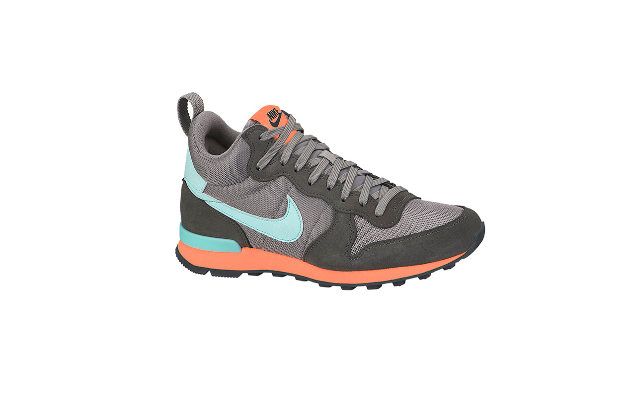 Nike Internationalist Mid Womens Shoe 683967 200 A