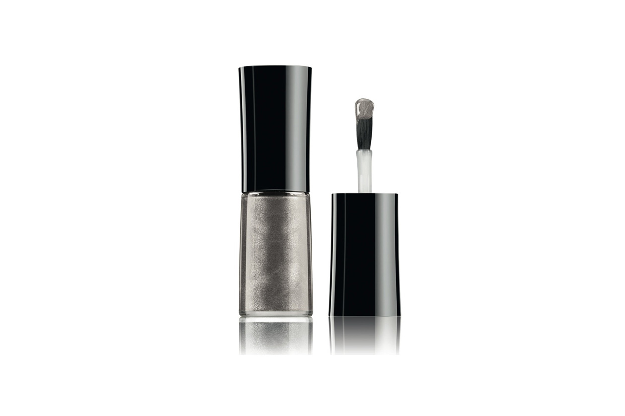 Stile tomboy: Nail Lacquer 714 Mercury di Giorgio Armani Beauty