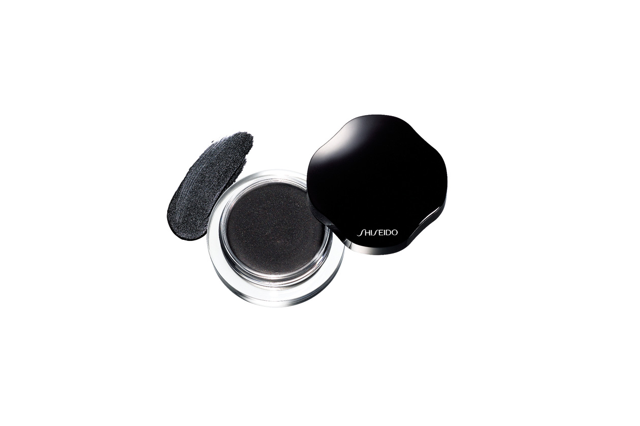 Trucco grigio e nero: Shiseido Shimmering Cream Eye Color Caviar