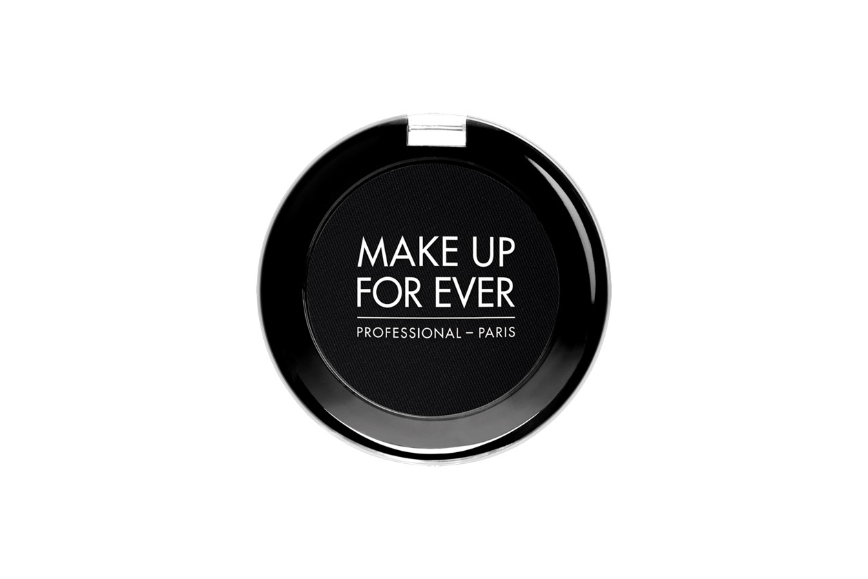 Trucco minimal e trench: Make Up For Ever Artist Shadow Black