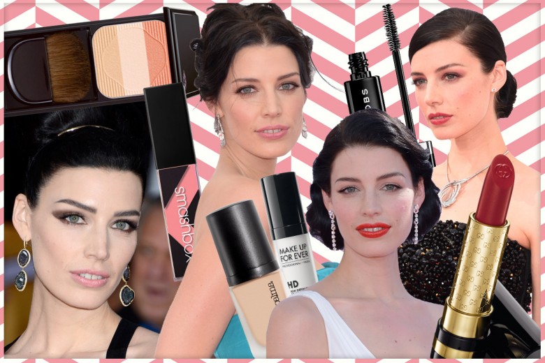 Jessica Paré beauty look: i make up con smokey eyes nude e labbra rosse