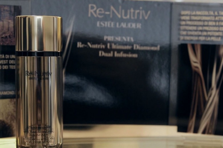 Estée Lauder e Re-Nutriv: il trattamento energizzante e il make up. Il video