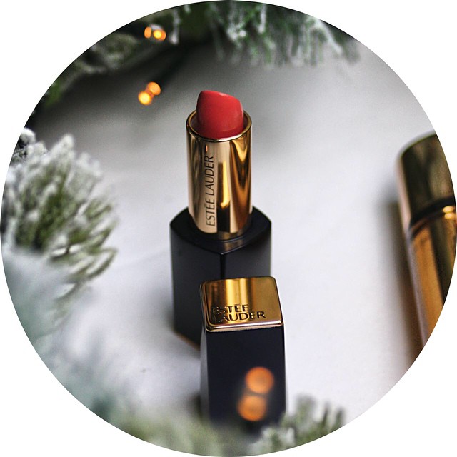Stasera su #violetwool: Un regalo di Natale firmato @esteelauder ✨ @grazia_it #grazia #graziateam #grazia4renutriv #esteelauder #christmas #gift #wishlist #beauty #purecolorenvy #lipstick