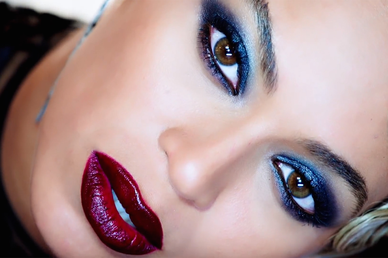 Beyoncé beauty look: classico smokey eyes per lo sguardo