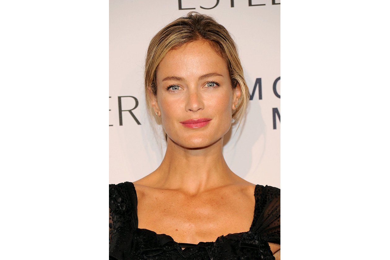 Carolyn Murphy capelli: raccolto semplice con riga