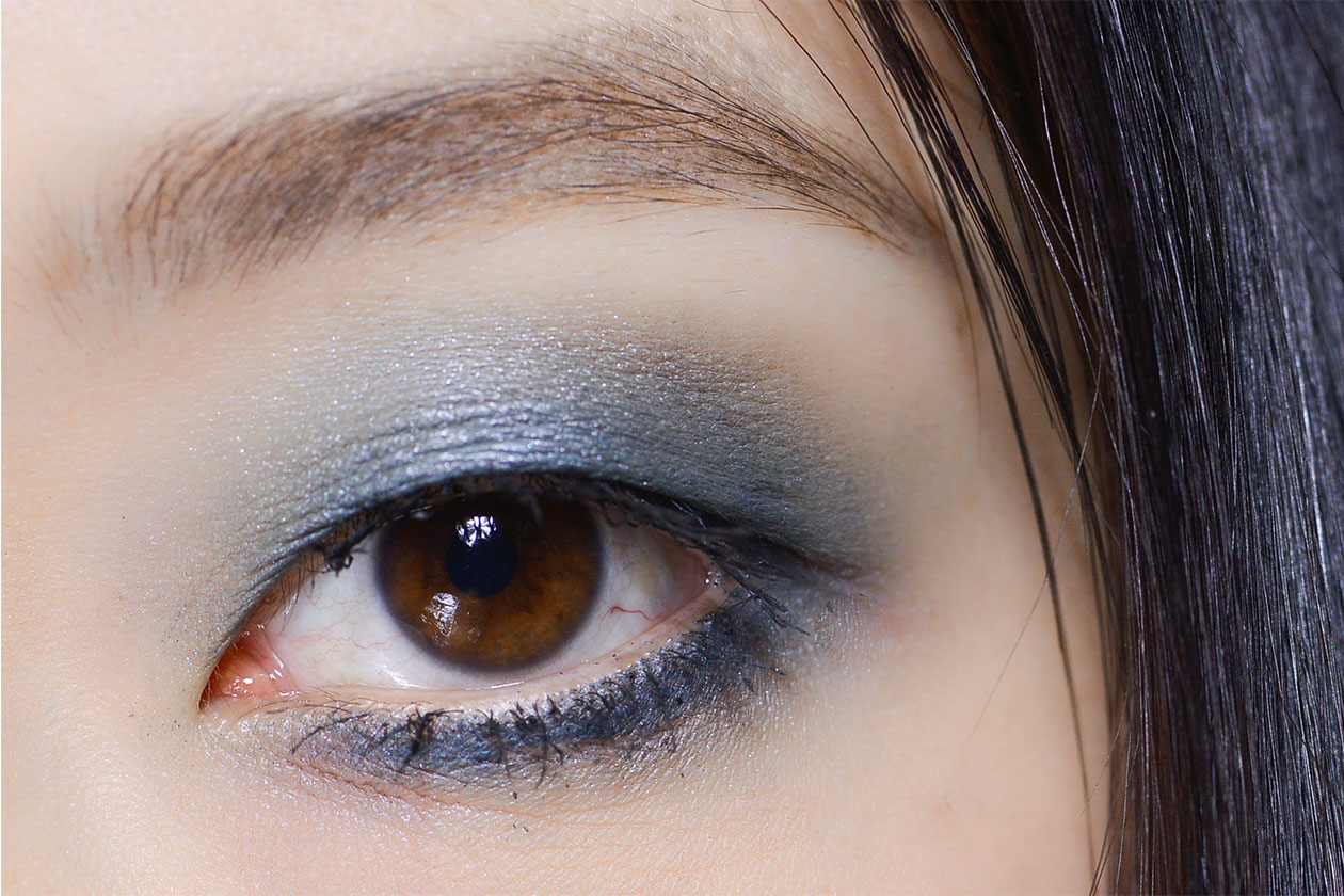 Gli smokey eyes blu da sfilata (Elie Saab AI 14-15)