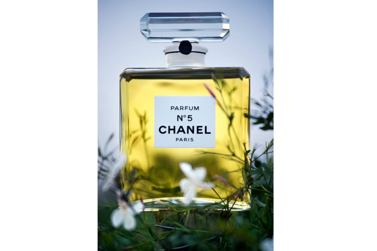 La celebra bottiglia di Chanel N°5