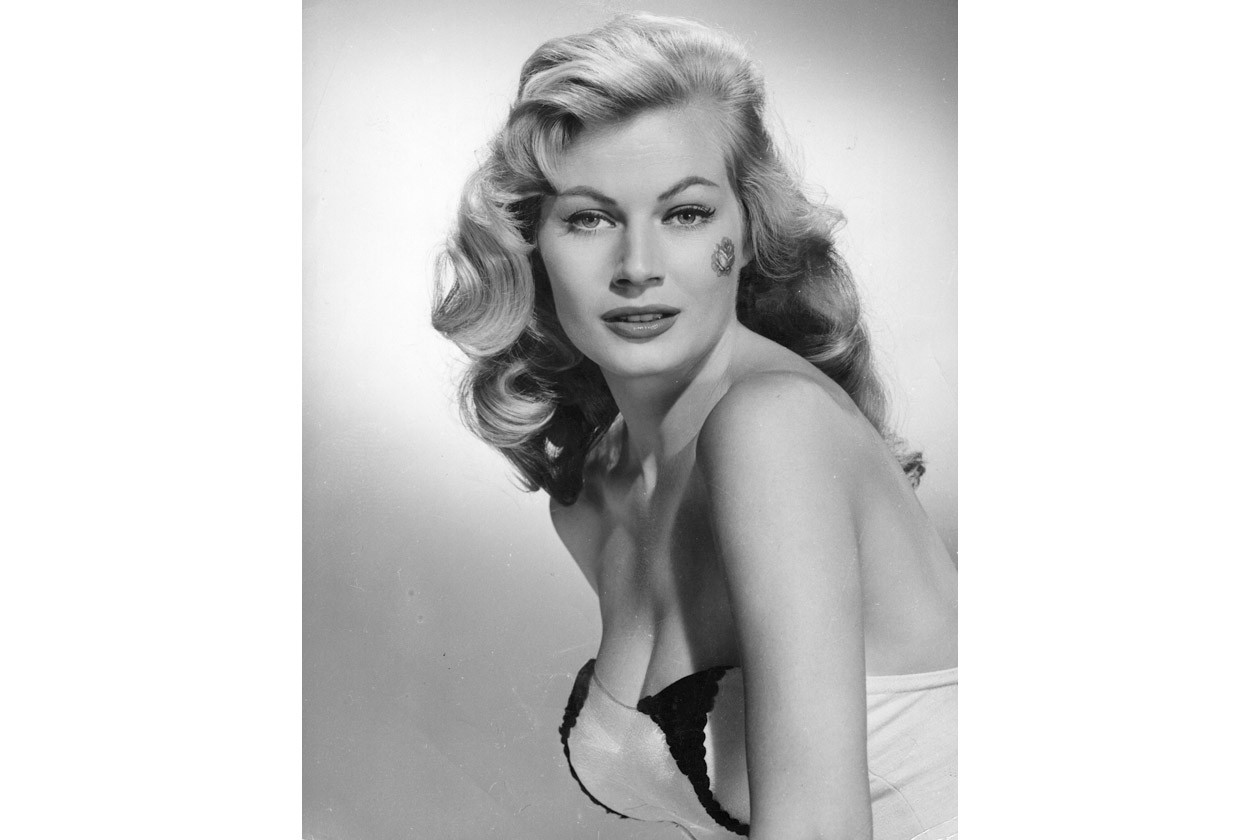 ONDE VOLUMINOSE E SEDUCENTI PER LA SPLENDIDA ANITA EKBERG