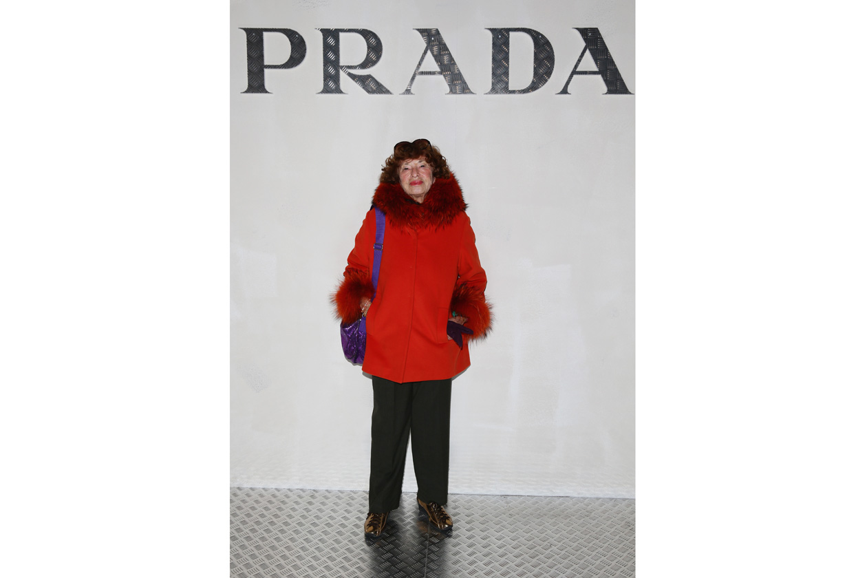 533264351DP00001 PRADA JOUR