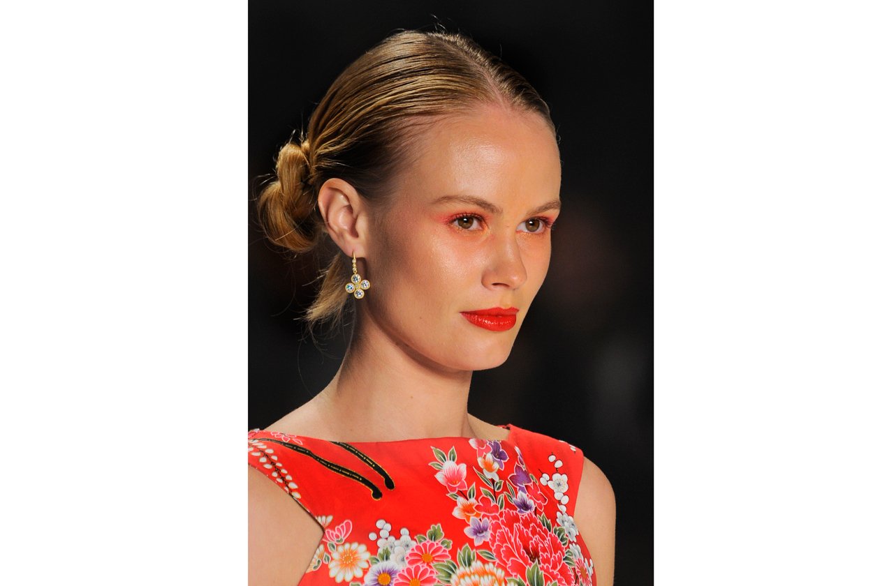 Capelli raccolti: chignon intrecciato