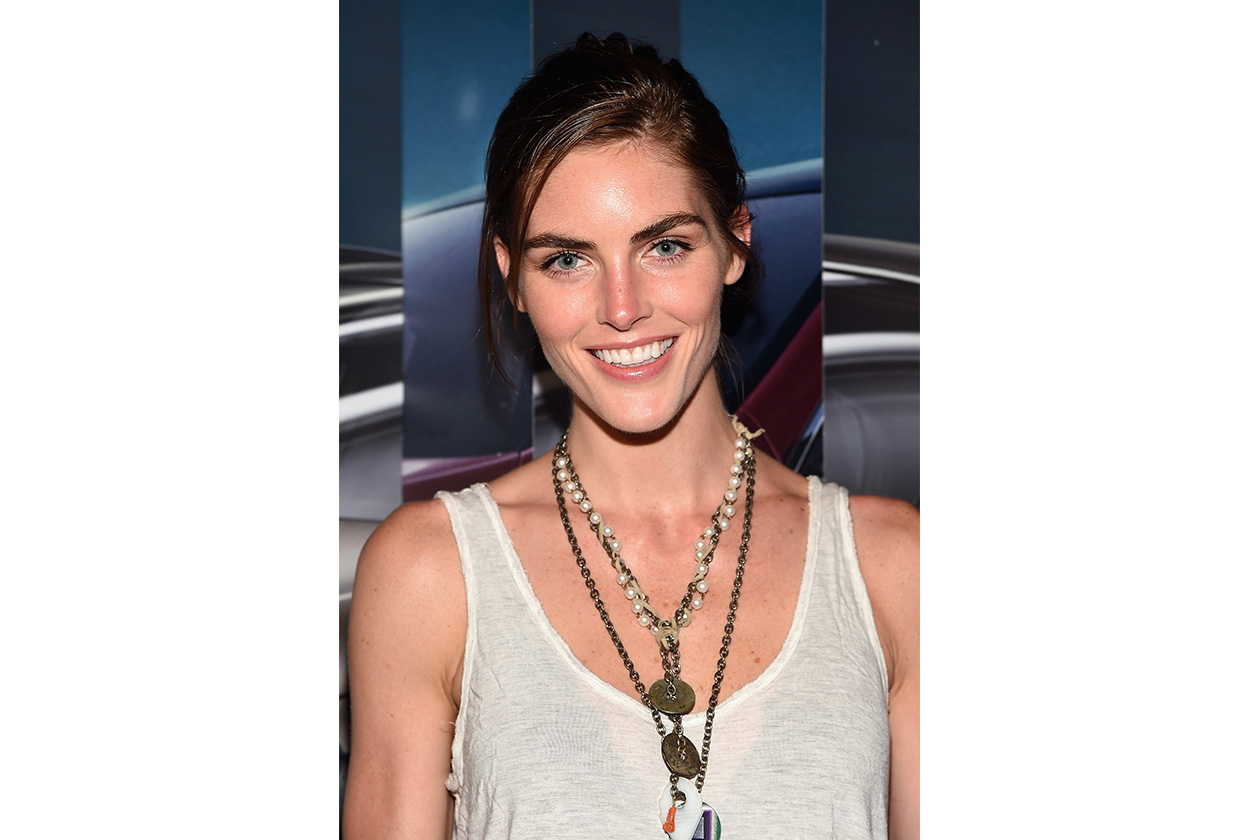 Hilary Rhoda beauty look: gloss nude per le labbra