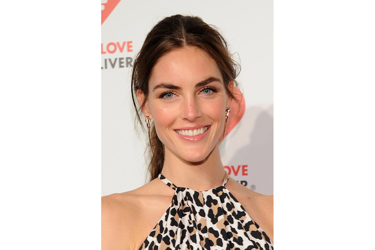 Hilary Rhoda beauty look: guance effetto bonne mine