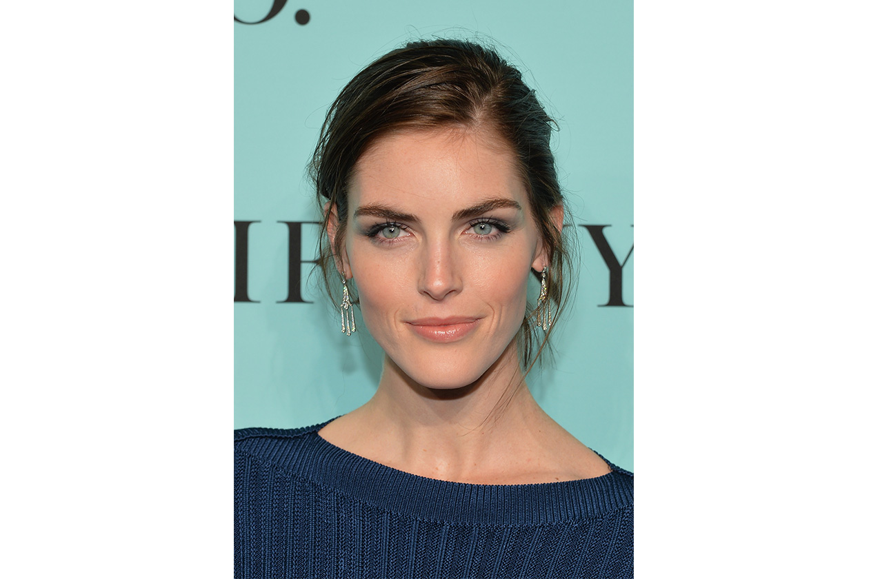 Hilary Rhoda beauty look: taupe smokey eyes