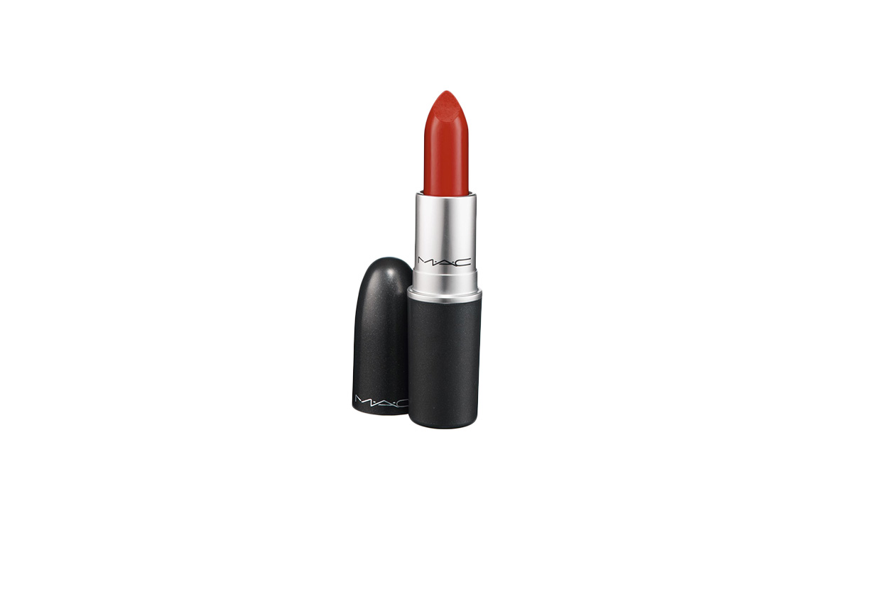 Rossetti rossi a prova di bacio: MAC Cosmetics Lipstick in Russian Red