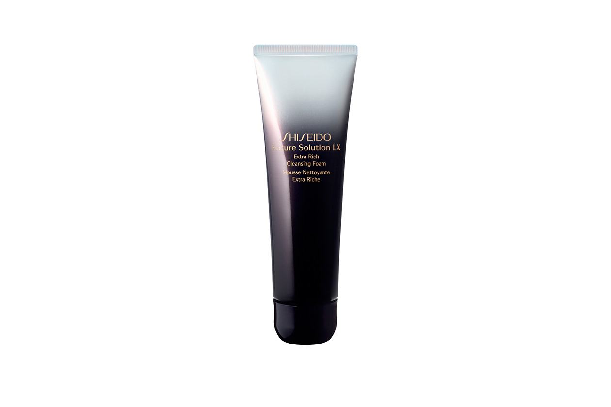 Shiseido FUTURE SOLUTION LX Extra Rich Cleansing Foam