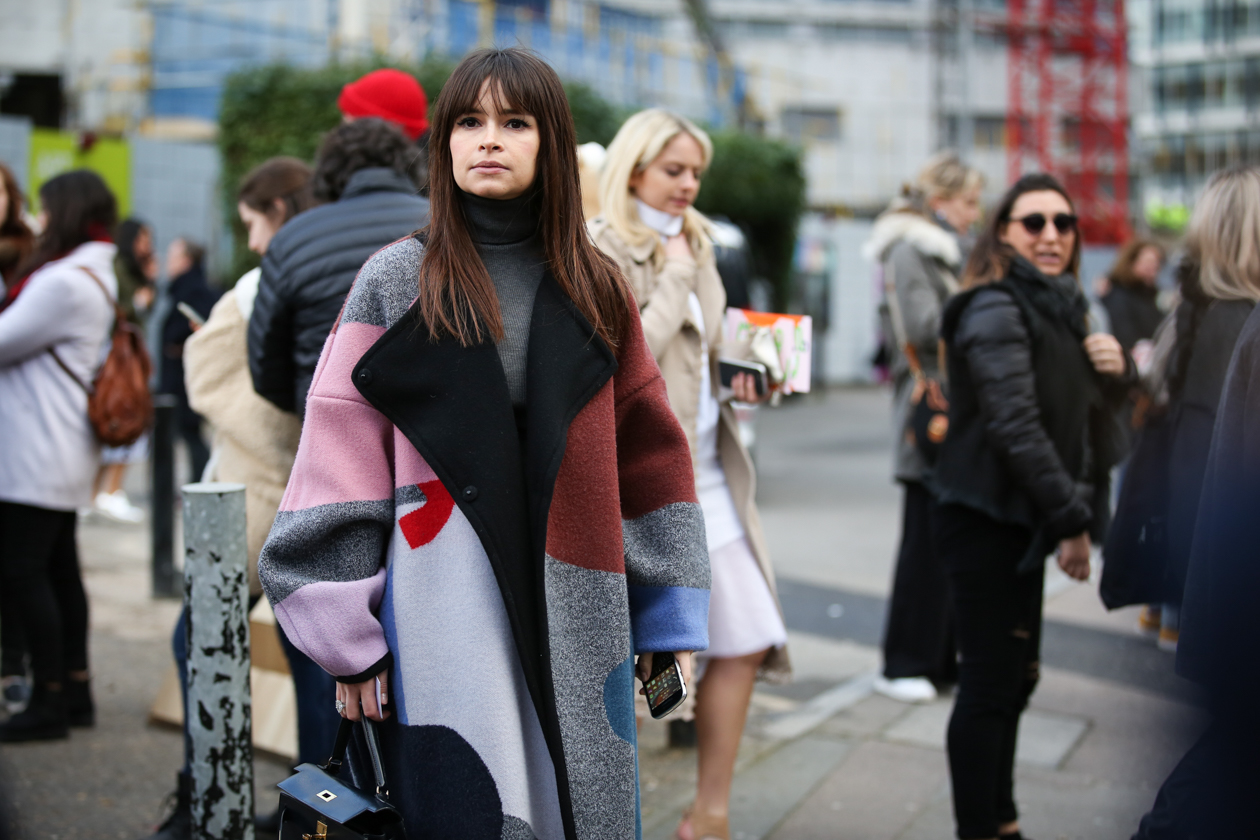 Capelli con frangia: dallo street style a Londra