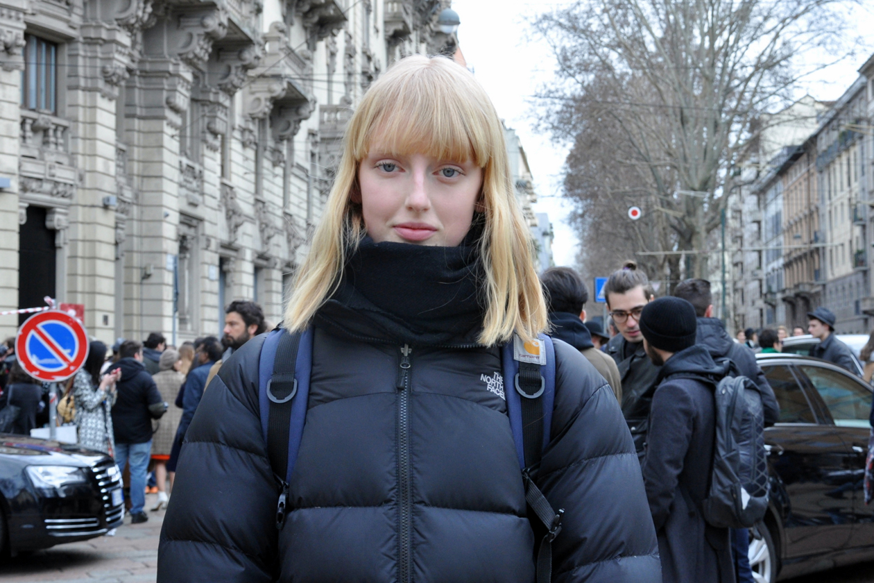 Capelli con frangia: dallo street style a Milano