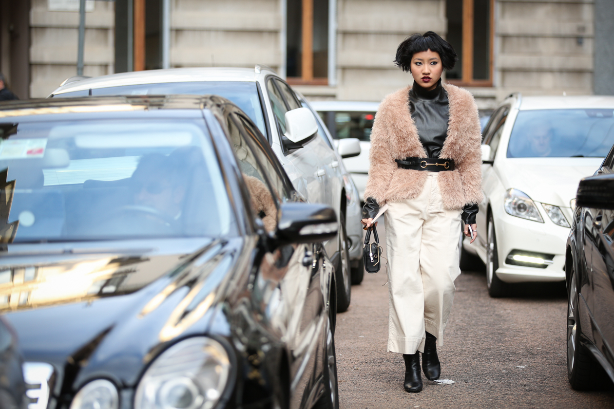 Capelli con frangia: dallo street style a Milano