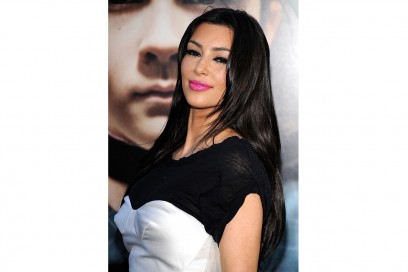 Leggermente dark il look scelto da Kim Kardashin per la premiere di Orphan (luglio 2009)