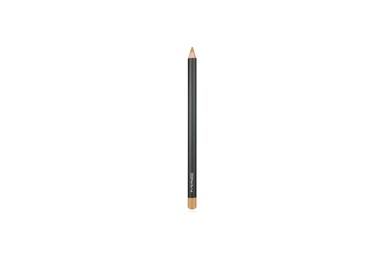 Matita occhi bianca e color burro: MAC Cosmetics Chromagraphic Pencil NW15 NC20