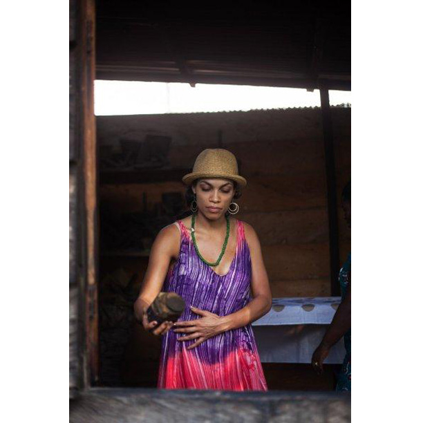 Rosario Dawson e Abrima Erwiah presentano una collezione per yoox.com