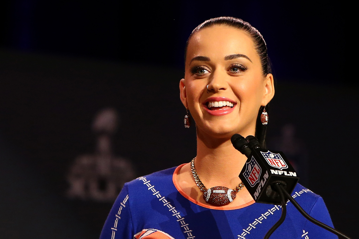 Capelli: Katy Perry e le sue chiome variopinte